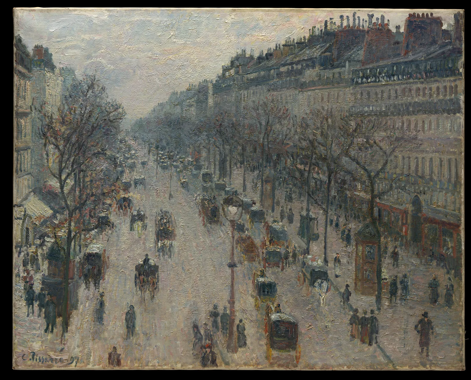 Camille Pissarro, The Boulevard Montmartre on a Winter Morning: a wide boulevard seen from above narrows into mist at upper left. Cream buildings line the right, bare trees line both sides. Carriages and people are scattered over the grey-violet road; the lower figures have legs and hats, the higher ones become small patches of colour.